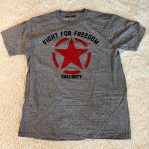 🎮 Call of Duty “Fight for Freedom” Graphic Tee – Gray brand new